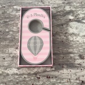 Closet dividers for baby clothes